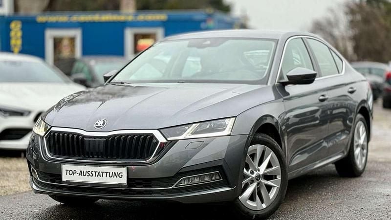 Grau Gebraucht 2022 Skoda Octavia Style Limousine | € 19.900 (Guter Preis) - Bild 1/4