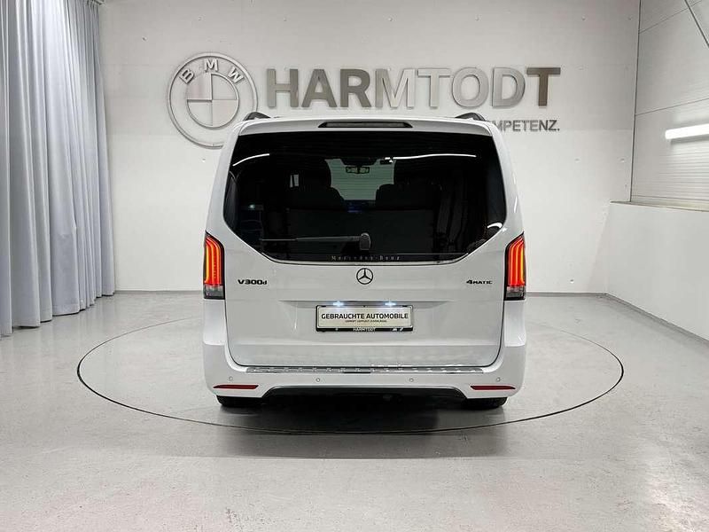 Gebraucht Mercedes V300 Exclusive 239 PS (175 kW) 2024 Weiß Van / Kleinbus