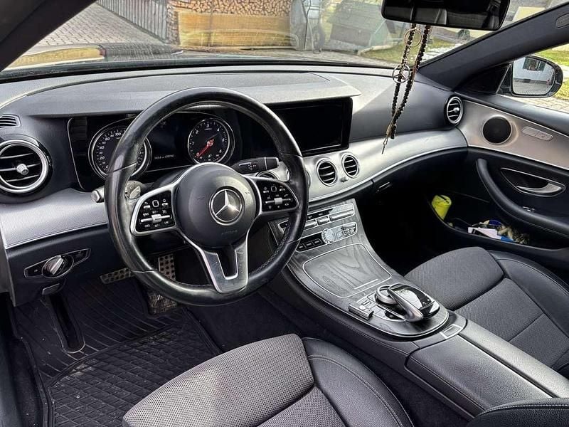 Gebraucht Mercedes E220 194 PS (142 kW) 2019 Schwarz Kombi