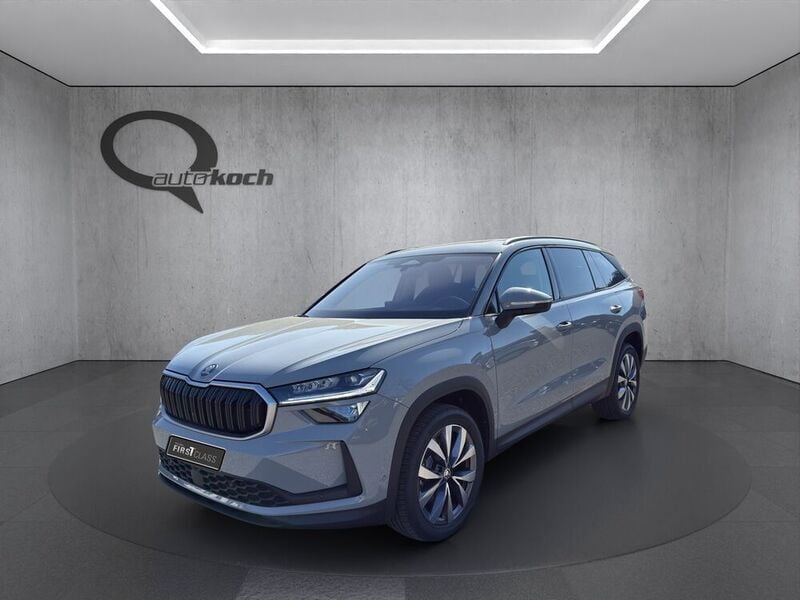 Mittelgrau normal Neu 2025 Skoda Kodiaq Selection SUV | € 62.990 (Etwas zu teuer) - Bild 1/4
