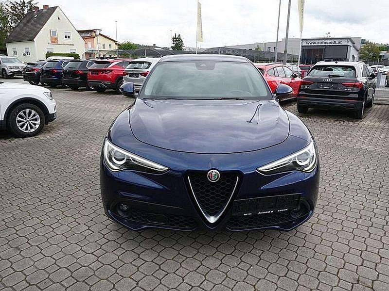 Gebraucht Alfa Romeo Stelvio Super 209 PS (153 kW) 2019 Blau SUV