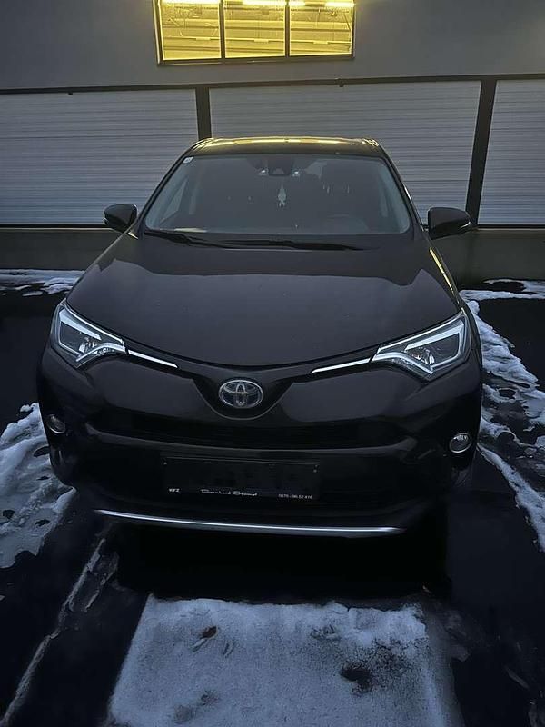 Gebraucht 2016 Toyota RAV4 Active SUV | € 13.499 (Fairer Preis) - Bild 1/4