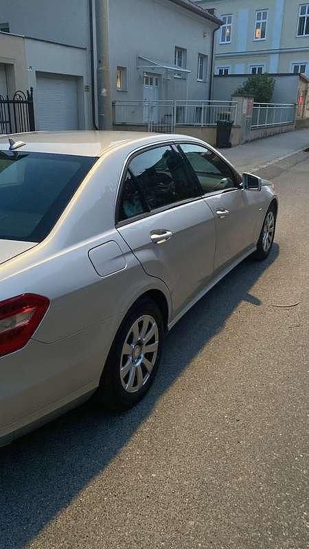 Gebraucht Mercedes 220 170 PS (125 kW) 2009 Grau Limousine