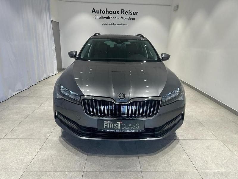 Gebraucht Skoda Superb Ambition 150 PS (110 kW) 2024 Grau Kombi