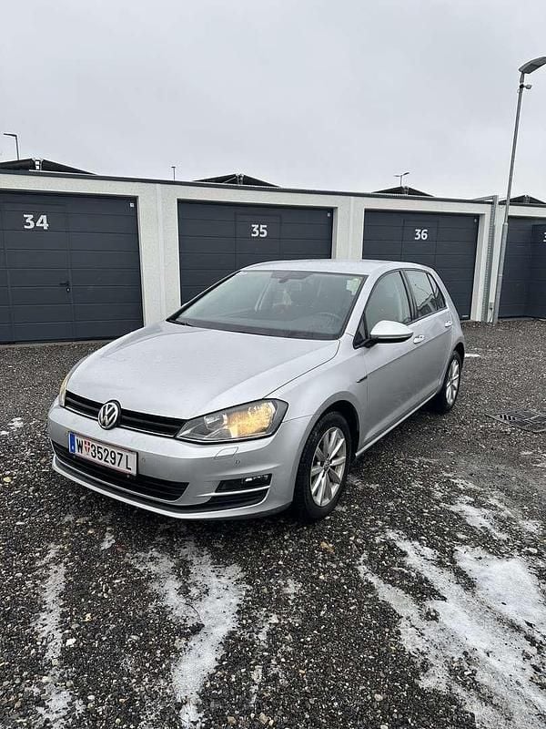 Gebraucht VW Golf VII LOUNGE 110 PS (80 kW) 2015 Limousine