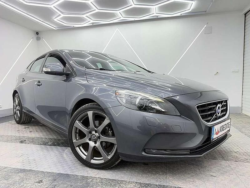 Gebraucht Volvo V40 Kinetic 114 PS (83 kW) 2013 Grau Limousine