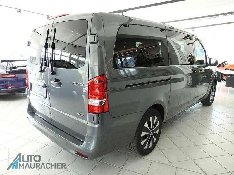 Gebraucht Mercedes Vito 190 PS (139 kW) 2023 Grau Van