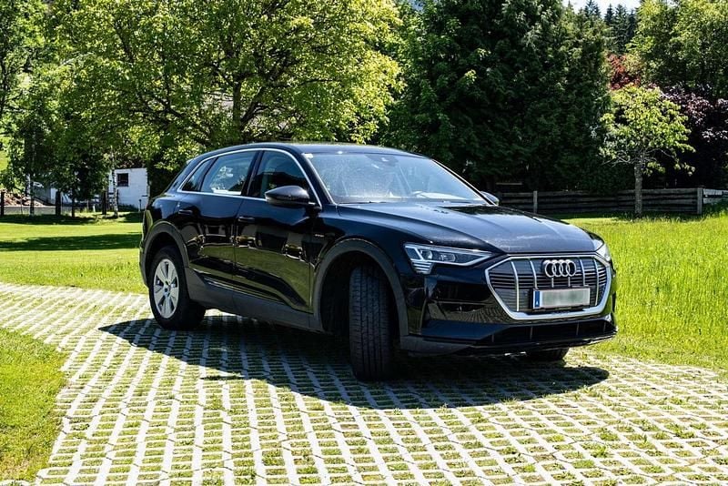 Gebraucht Audi e-tron Business 230 kW (313 PS) 2020 SUV