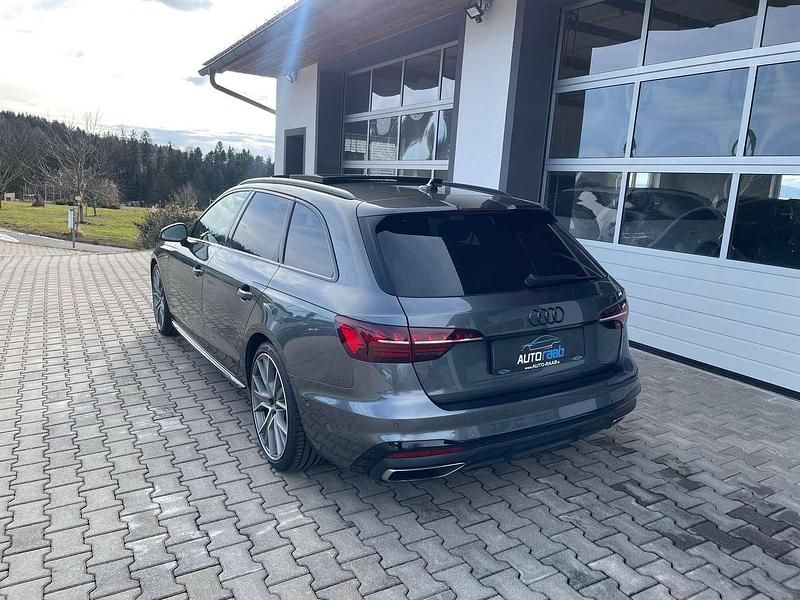 Gebraucht Audi A4 S-Line 163 PS (119 kW) 2022 Grau Kombi