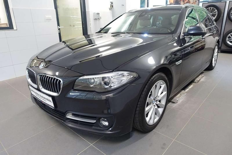 Gebraucht BMW 520 190 PS (139 kW) 2016 Grau Kombi