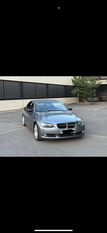 Gebraucht BMW 325 Cabriolet 218 PS (160 kW) 2009 Grau Cabrio