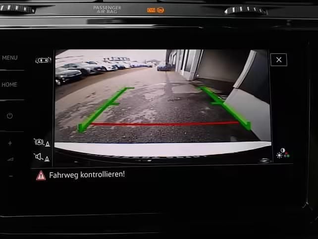 Gebraucht VW Touran 150 PS (110 kW) 2022 Purewhite Van / Kleinbus