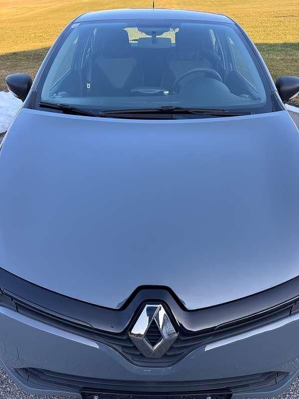 Gebraucht Renault Clio 76 PS (55 kW) 2019 Grau SUV