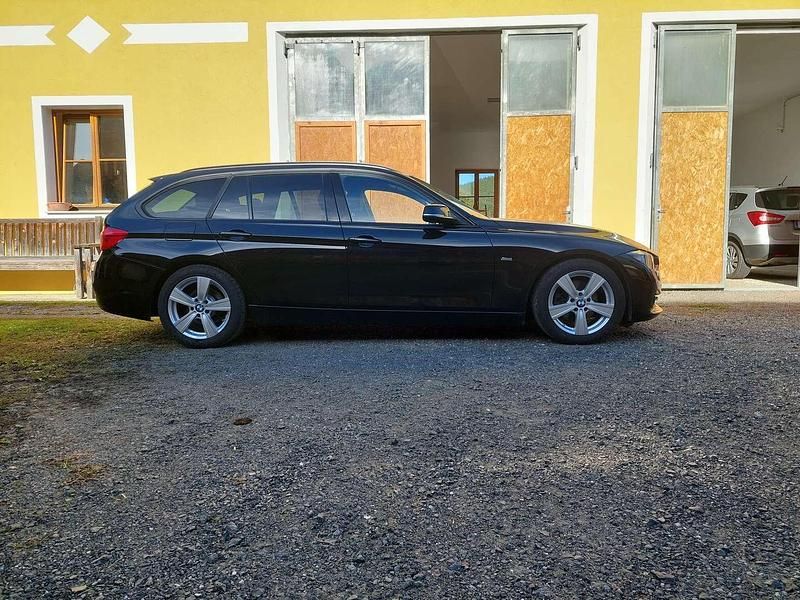 Gebraucht BMW 320 Sport Line 190 PS (139 kW) 2017 Schwarz Kombi