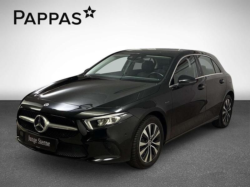Gebraucht Mercedes A250 160 PS (117 kW) 2021 Schwarz Kleinwagen