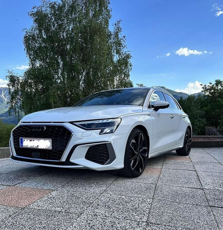 Gebraucht Audi A3 S-Line 116 PS (85 kW) 2023 Limousine
