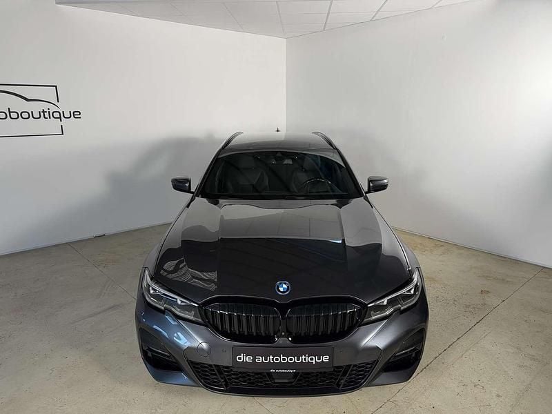 Gebraucht BMW 320e M Sport 163 PS (119 kW) 2022 Grau Kombi