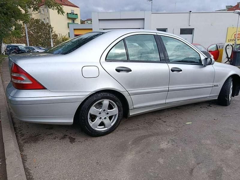 Gebraucht Mercedes C220 Elegance 125 PS (91 kW) 2004 Limousine