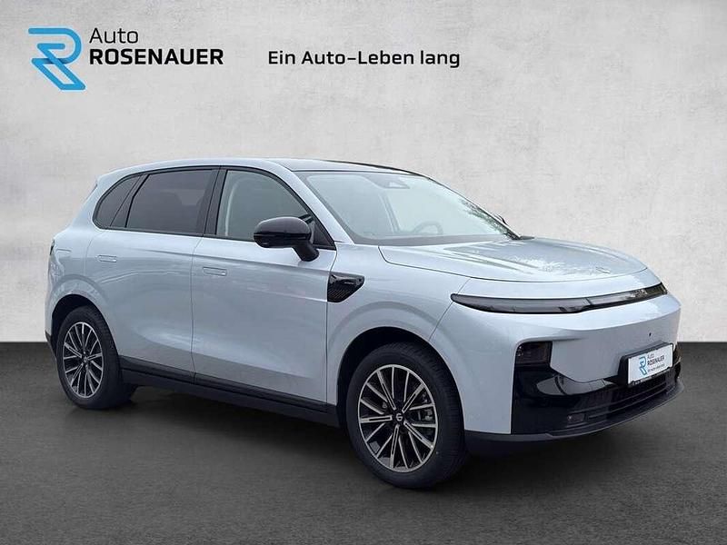 Neu Leapmotor B10 160 kW (218 PS) 2025 Silber SUV