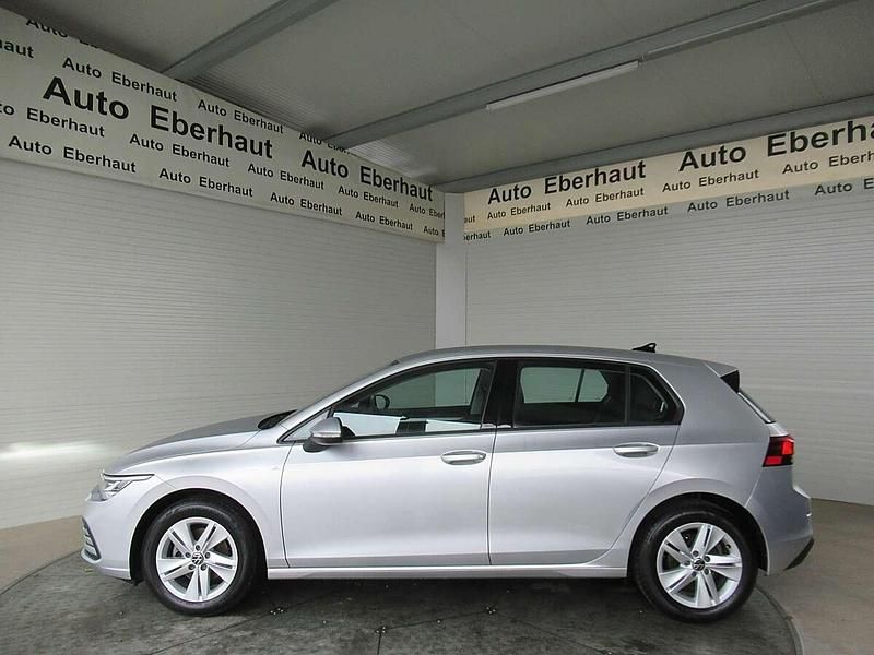 Gebraucht VW Golf Life 116 PS (85 kW) 2022 Silber Limousine