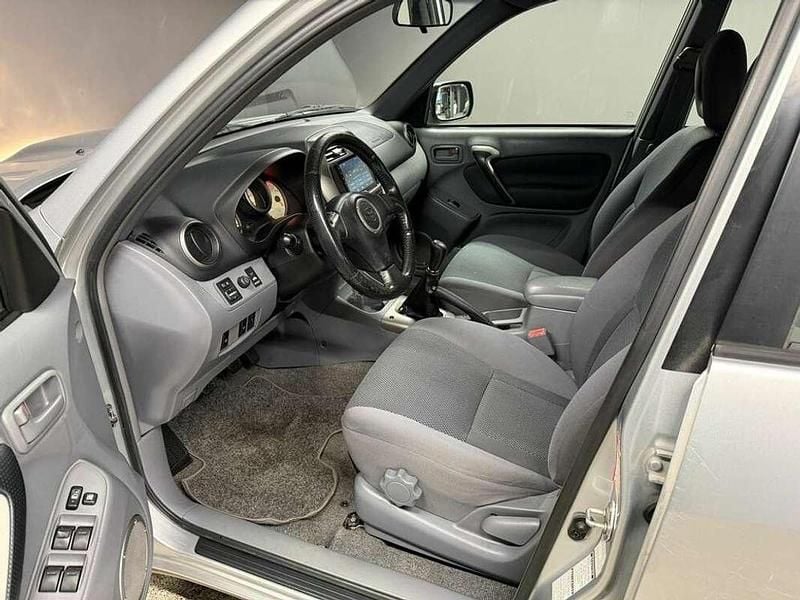 Gebraucht Toyota RAV4 116 PS (85 kW) 2004 Silber SUV