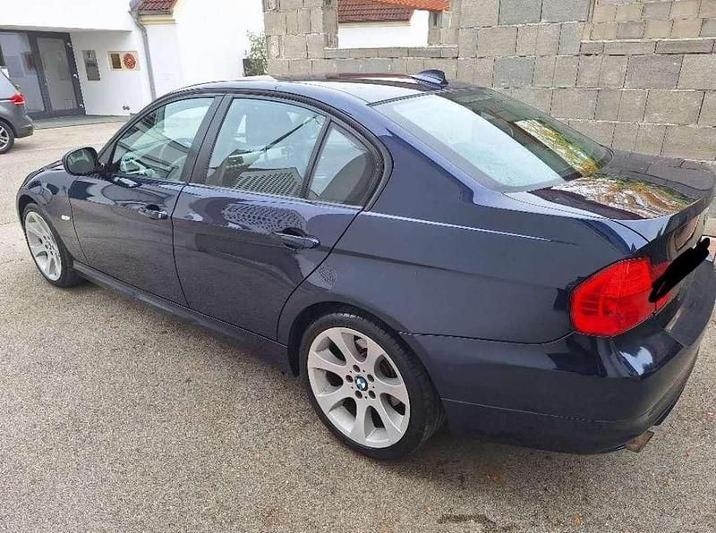 Gebraucht BMW 318 143 PS (105 kW) 2011 Limousine