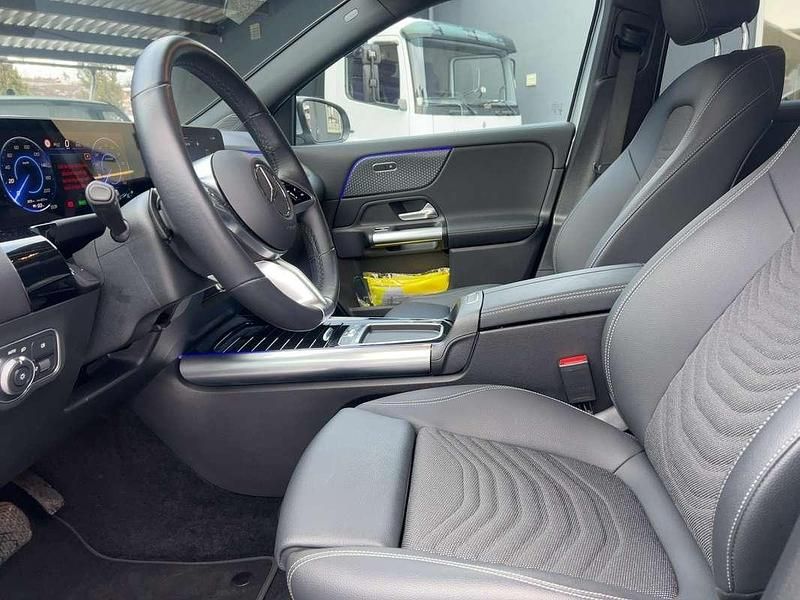 Gebraucht Mercedes EQA300 167 kW (228 PS) 2025 Silber SUV