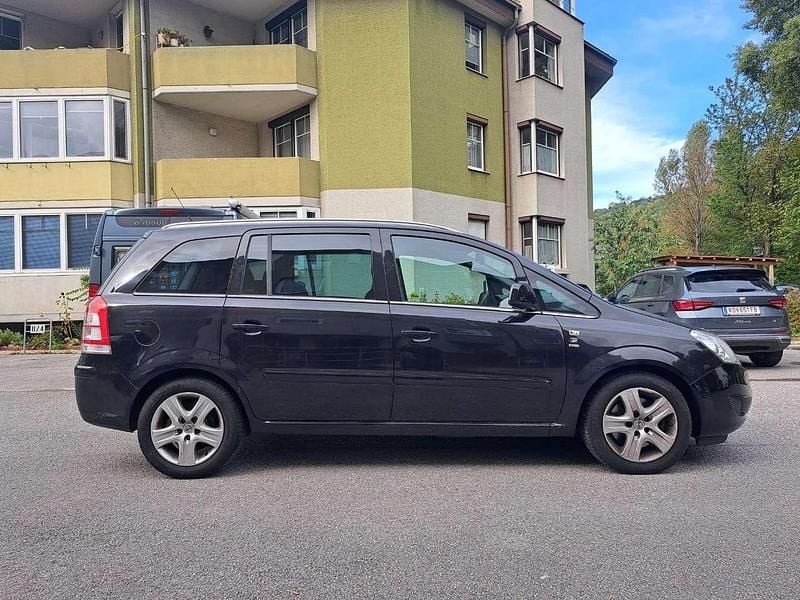 Gebraucht Opel Zafira Edition 110 PS (80 kW) 2010 Van / Kleinbus