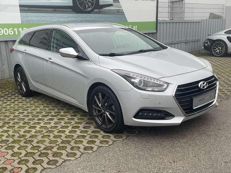 Gebraucht Hyundai i40 141 PS (103 kW) 2015 Grau Kombi