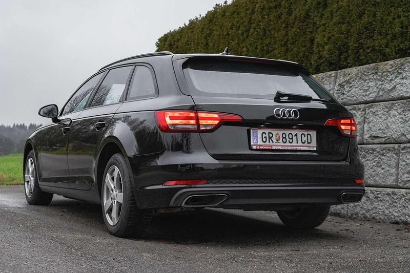 Gebraucht Audi A4 122 PS (89 kW) 2019 Schwarz Kombi