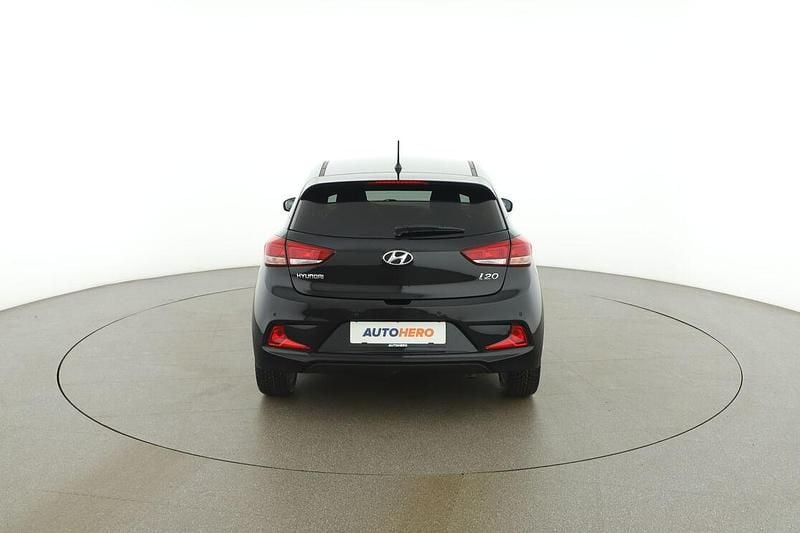 Gebraucht Hyundai i20 Premium 120 PS (88 kW) 2017 Schwarz Coupé