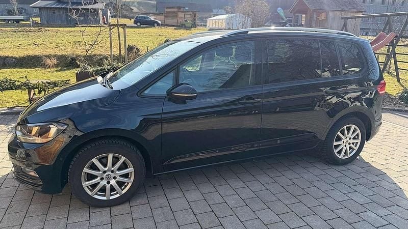 Gebraucht VW Touran Comfortline 110 PS (80 kW) 2016 Schwarz Van / Kleinbus