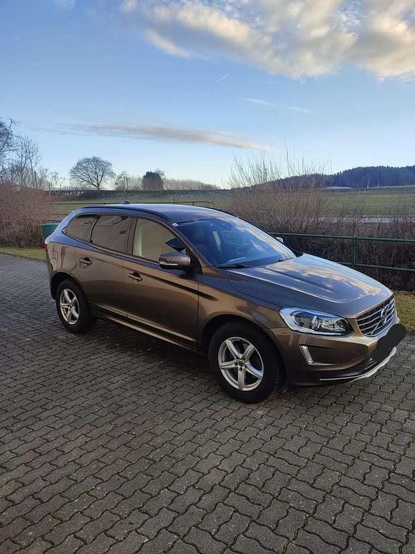 Gebraucht Volvo XC60 Kinetic 150 PS (110 kW) 2016 Braun SUV
