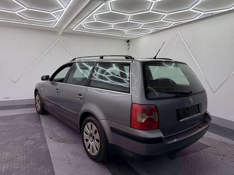 Gebraucht VW Passat Comfortline 101 PS (74 kW) 2001 Grau Kombi