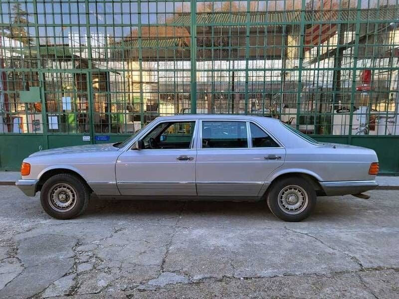 Gebraucht Mercedes 500 186 PS (136 kW) 1985 Silber Limousine