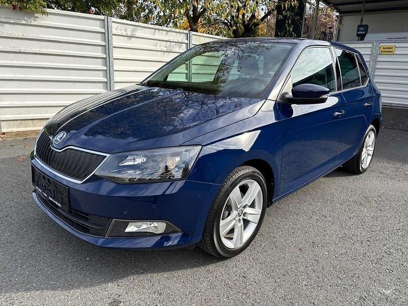 Blau Gebraucht 2015 Skoda Fabia Style Kleinwagen | € 7.990 (Guter Preis) - Bild 1/4