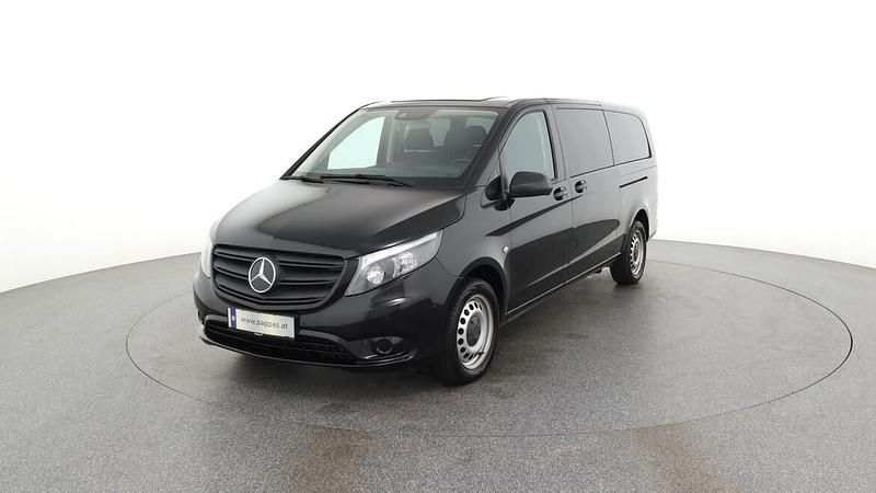 Gebraucht Mercedes Vito 190 PS (139 kW) 2022 Obsidianschwarz meta Van