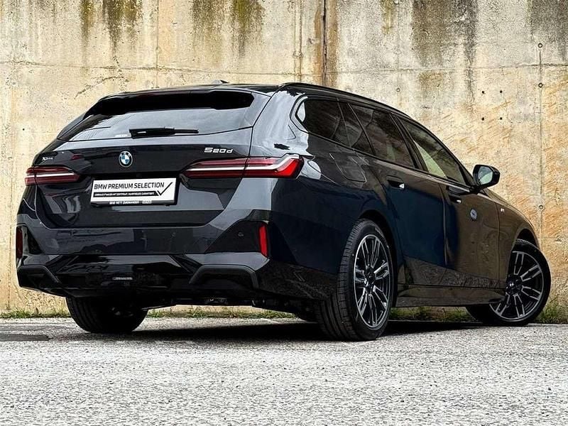 Gebraucht BMW 520 Shadowline 197 PS (144 kW) 2025 Sophistograu brillanteffekt Kombi
