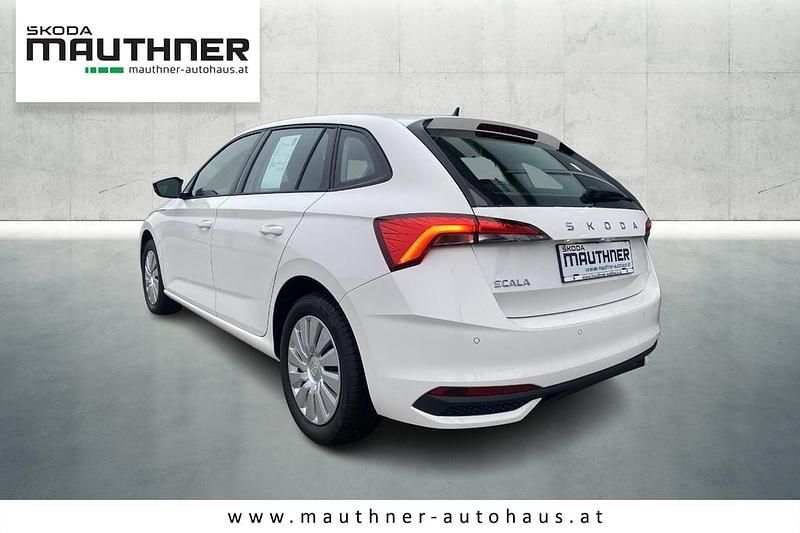 Neu Skoda Scala Essence 95 PS (69 kW) 2026 Weiss  normal Kleinwagen