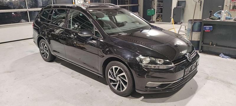 Gebraucht VW Golf VII Comfortline 116 PS (85 kW) 2019 Limousine