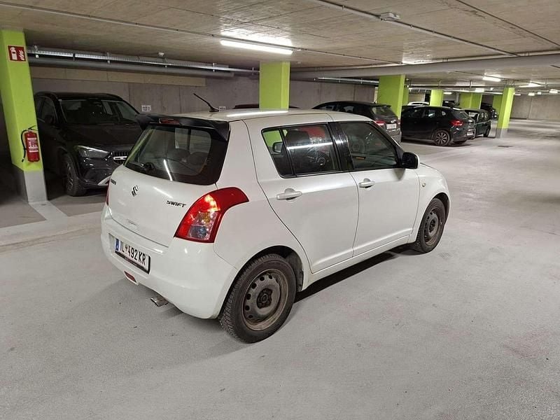 Gebraucht Suzuki Swift GL 90 PS (66 kW) 2009 Weiß Kleinwagen