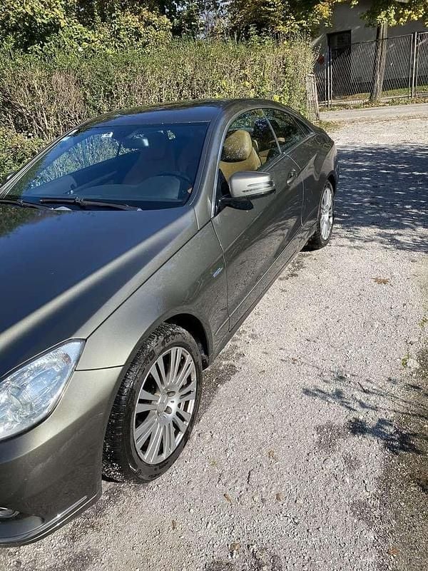 Gebraucht Mercedes E200 184 PS (135 kW) 2010 Coupé