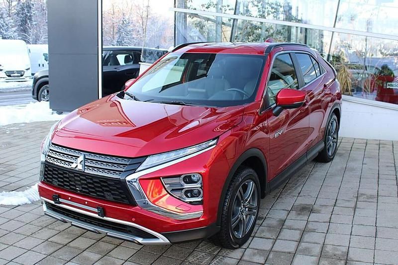 Gebraucht Mitsubishi Eclipse Cross Intense 98 PS (72 kW) 2022 Rot SUV