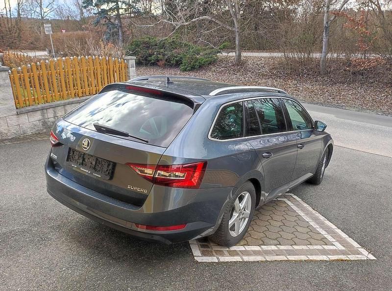 Gebraucht Skoda Superb Style 150 PS (110 kW) 2016 Grau Limousine