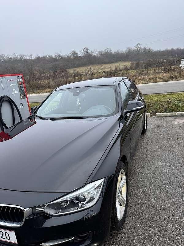 Gebraucht BMW 318 143 PS (105 kW) 2012 Limousine