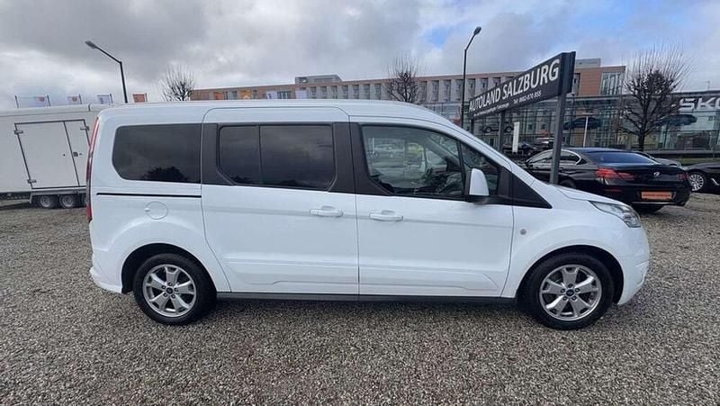 Gebraucht Ford Tourneo 120 PS (88 kW) 2017 Weiß Kombi