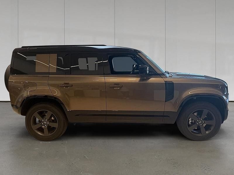 Gebraucht Land Rover Defender SE Dynamic 249 PS (183 kW) 2025 Gondwana stone gloss SUV