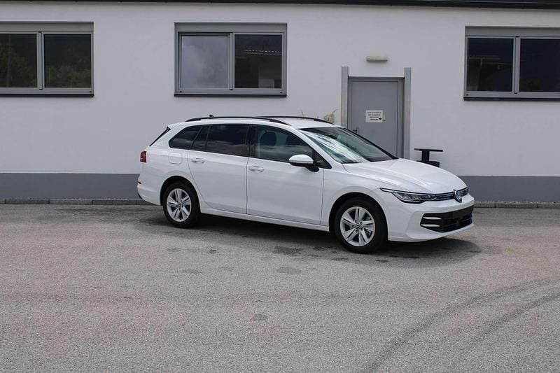 Neu VW Golf VIII 116 PS (85 kW) 2025 Weiß Kombi