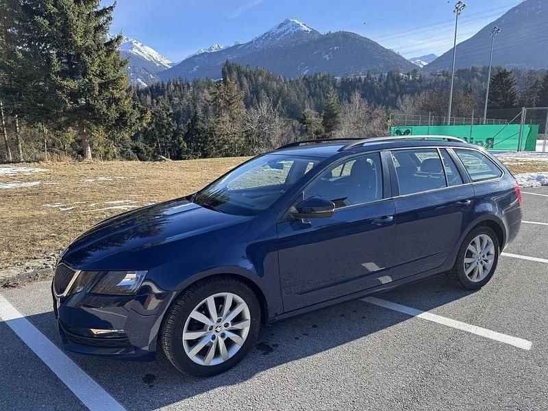 Gebraucht Skoda Octavia Ambition 116 PS (85 kW) 2017 Blau Kombi
