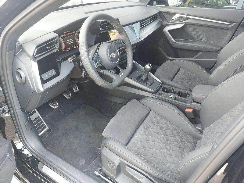 Gebraucht Audi A3 S-Line 116 PS (85 kW) 2025 Schwarz Limousine